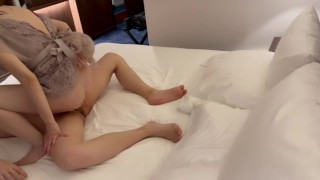 【個人撮影】ドレス姿👗が可愛い彼女をベッドに押し倒して激しい中出しSEXする素人カップル♡/ Japanese amateur hentai /日本人/素人カップル/おっぱい/美少女/甘々